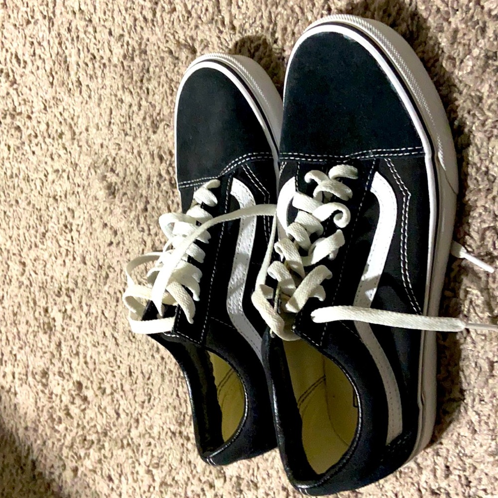 Vans old skool, size 7 men , 8.5 women